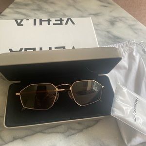 Vehla piper sunglasses - never been worn